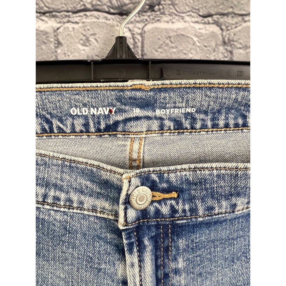 Old Navy Women's Mid Rise Boyfriend Jeans Distressed 18 Ankle Stretch - Picture 6 of 6